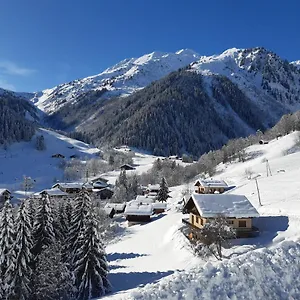 https://le-refuge-des-marmottes-areches.hotels-rhonealpes.com